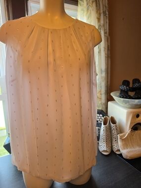 Liz Claiborne Blush Pink Sleeveless Pleated Blouse with Metallic Dots